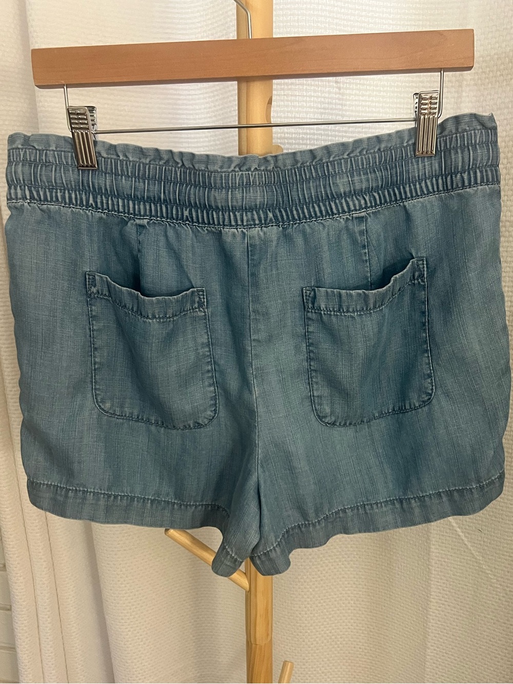 Ann Taylor Loft Chambray shorts - Picture 2 of 5